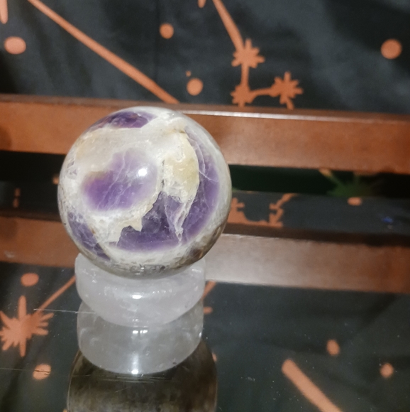 Dream Amethyst Sphere - Picture 6 of 9